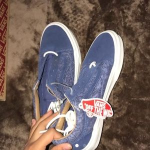 BRAND NEW Authentic Floral Blue Vans